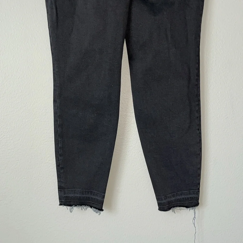 Spanx Distressed Skinny Jeans / Vintage Black / SZ L‎